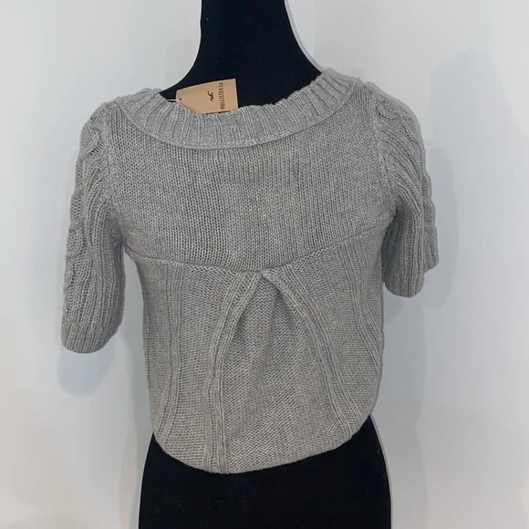 NWT Y2K Hollister gray cable knit cropped cardigan - Picture 2 of 2